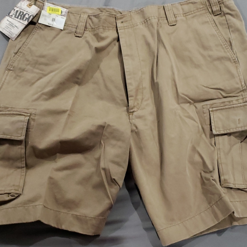 Roundtree and Yorke cargo shorts never worn